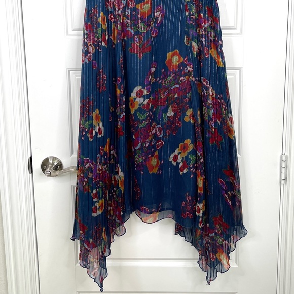 WALTER BAKER Teri Metallic Stripe Pleated Blue Floral Georgette Dress NEW Size 8 - Picture 9 of 13